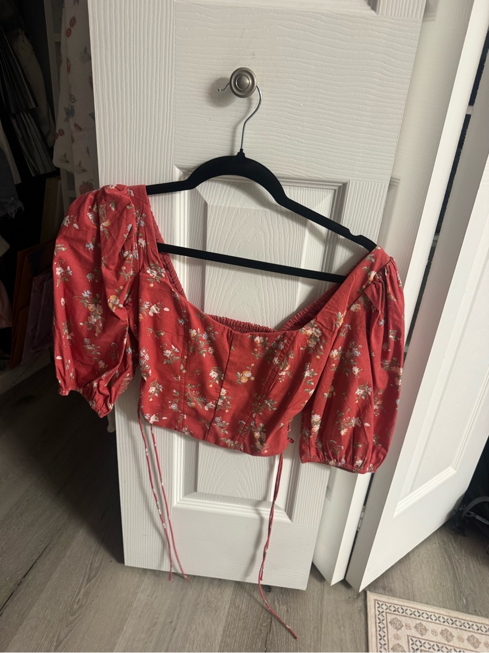 Abercrombie Floral Puff-Sleeve Crop Top
